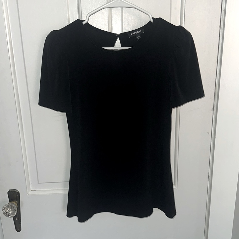 Express Puff Shoulder Top